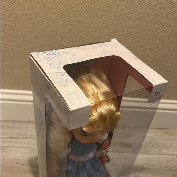 Disney Animators' Collection Cinderella Doll - Picture 16 of 17